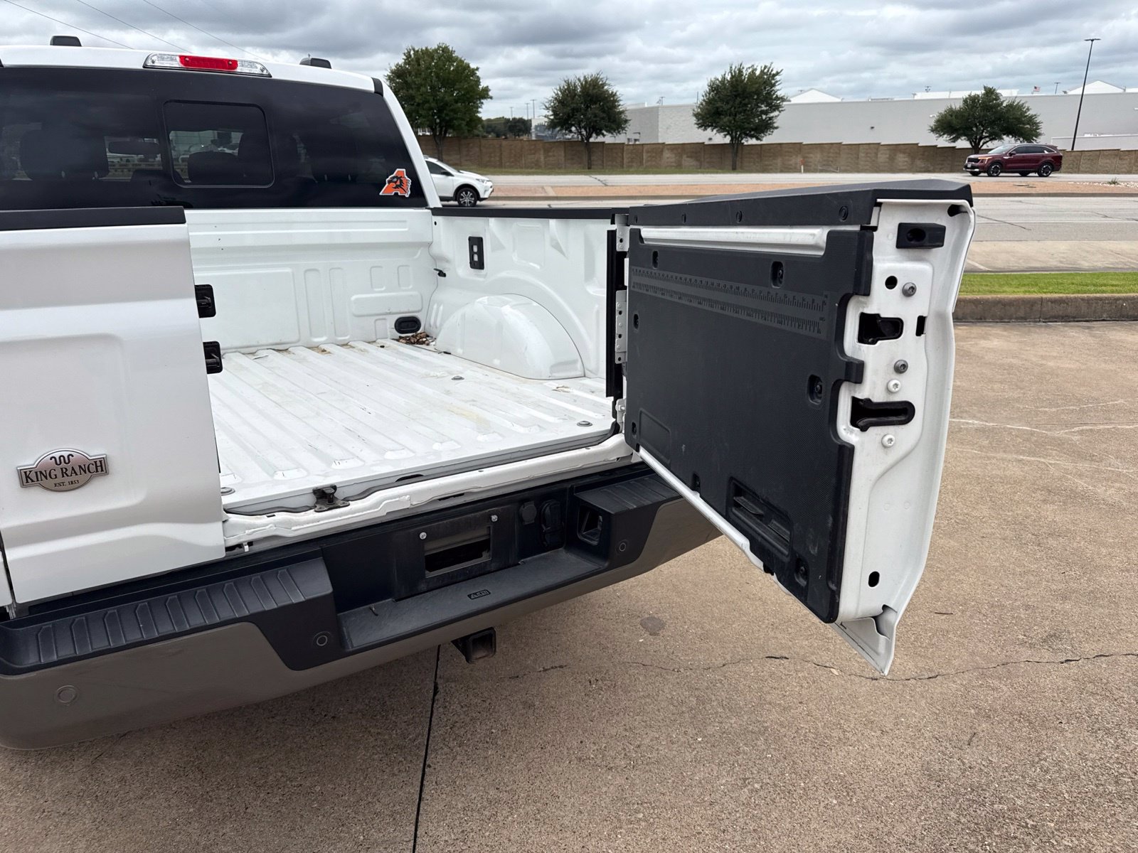 Used 2025 Ford F150 King Ranch w/ FX4 Off-Road Package AWD/4WD image 9