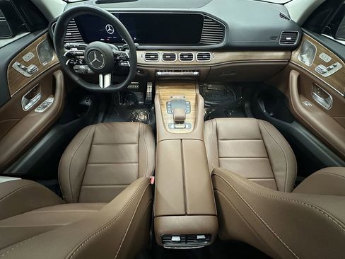 Certified 2025 Mercedes-Benz GLS 450 4MATIC image 27