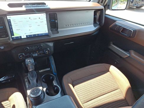 Used 2023 Ford Bronco Outer Banks AWD/4WD image 11