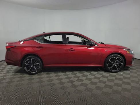 Used 2023 Nissan Altima 2.5 SR AWD/4WD image 11
