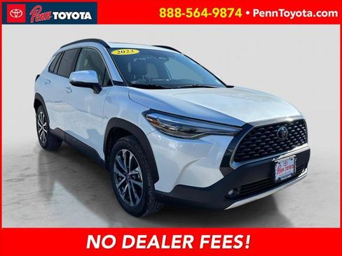 Certified 2023 Toyota Corolla Cross XLE image 1