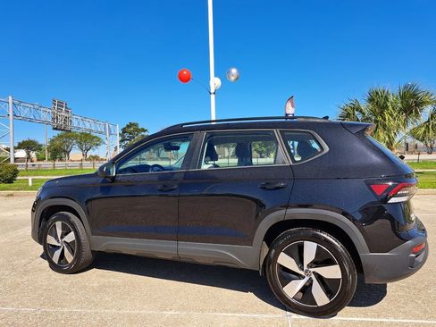 Used 2025 Volkswagen Taos S image 7