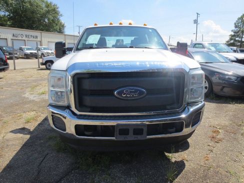 Used 2016 Ford F250 XL w/ Power Equipment Group AWD/4WD image 3