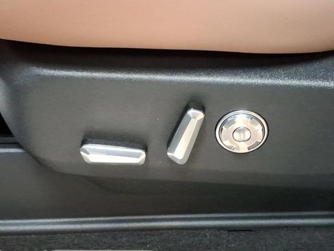 New 2027 Lincoln Navigator Black Label AWD/4WD image 9