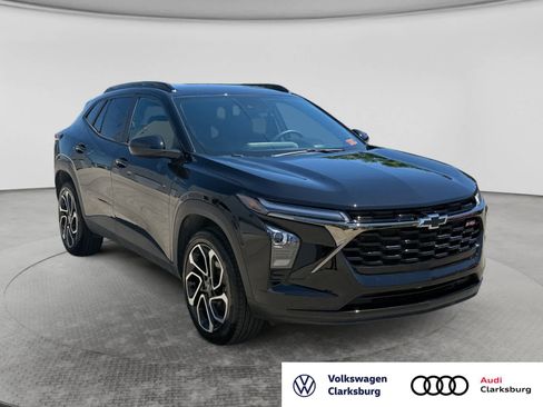 Used 2026 Chevrolet Trax RS FWD image 3