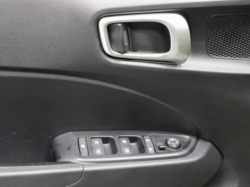Used 2024 Hyundai Venue SEL FWD image 22