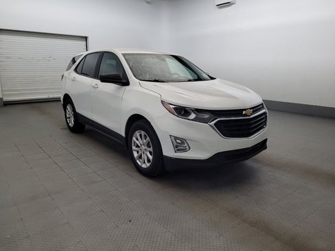 Used 2020 Chevrolet Equinox LS w/ LS Convenience Package FWD image 13