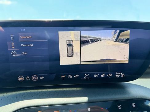 Used 2025 Buick Enclave Avenir FWD image 16