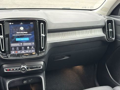 Certified 2026 Volvo XC40 B5 Plus AWD/4WD image 8