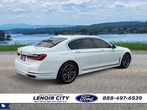 Used 2020 BMW 750i xDrive w/ Cold Weather Package AWD/4WD image 3