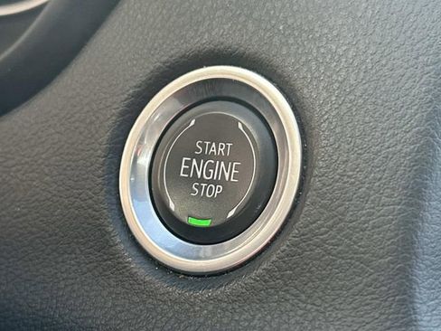Used 2023 Cadillac XT4 Premium Luxury FWD image 16