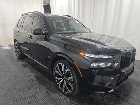 Used 2025 BMW X7 M60i AWD/4WD image 3