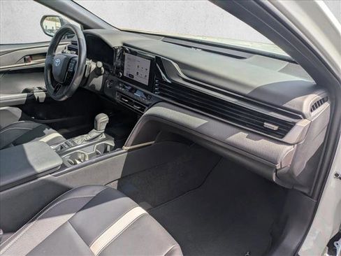 Used 2025 Toyota Camry SE w/ Convenience Package image 19