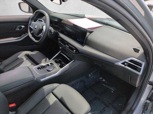 Used 2025 BMW 330i xDrive Sedan w/ M Sport Package AWD/4WD image 23