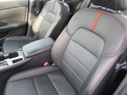 Used 2021 Nissan Sentra SR w/ SR Premium Package FWD image 11