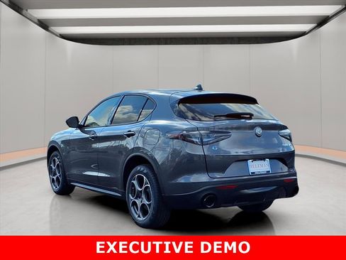 New 2025 Alfa Romeo Stelvio Sprint image 4