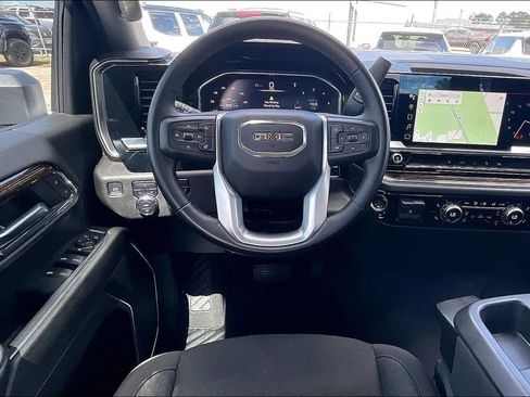 Used 2024 GMC Sierra 2500 SLE w/ SLE Value Package; AWD/4WD image 8