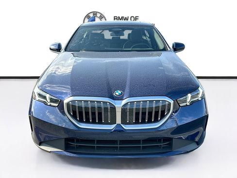 New 2026 BMW 530i w/ Convenience Package RWD image 2