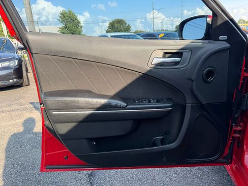 Used 2016 Dodge Charger R/T RWD image 12
