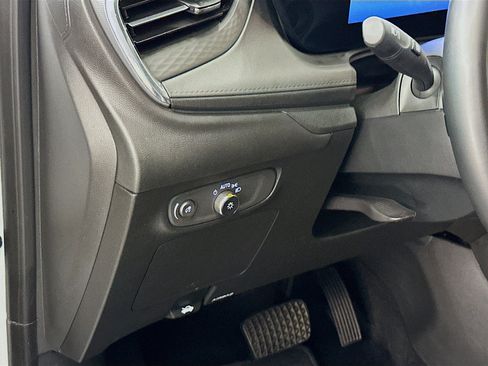 Used 2025 Buick Encore GX Preferred image 17