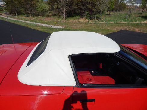Used 1988 Chevrolet Corvette Convertible RWD image 8