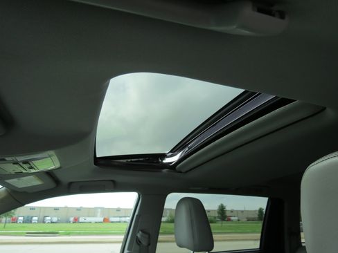 Used 2016 Toyota Highlander Limited image 29