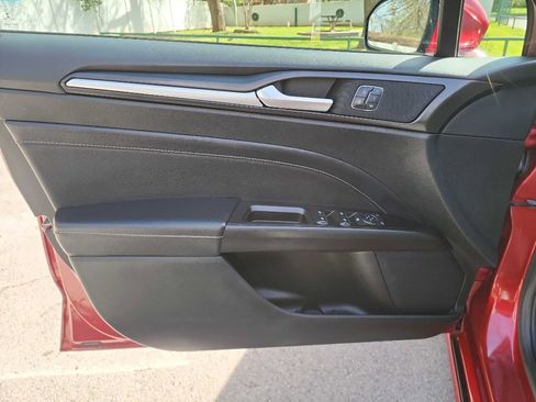 Used 2017 Ford Fusion Titanium image 11