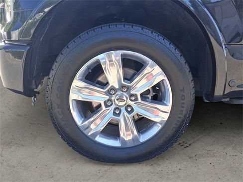 Used 2015 Ford F150 Platinum w/ Equipment Group 701A Luxury image 14