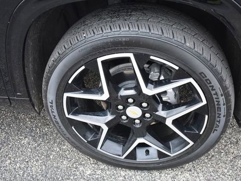 New 2025 Chevrolet Traverse High Country w/ LPO, Floor Liner Package FWD image 12