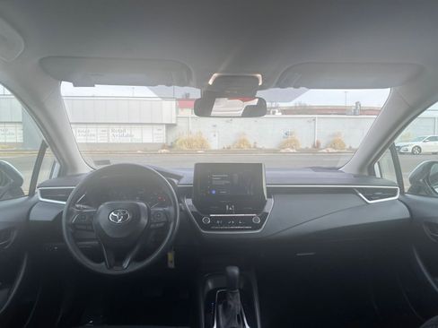 Used 2025 Toyota Corolla LE image 33