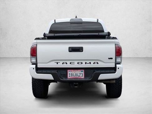 Used 2023 Toyota Tacoma TRD Off-Road w/ Technology Package AWD/4WD image 7