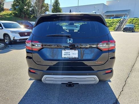 New 2025 Honda Pilot TrailSport image 5