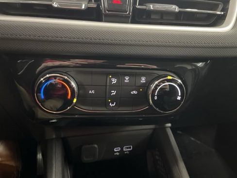 Used 2024 Chevrolet TrailBlazer LT AWD/4WD image 29