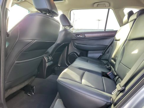 Used 2016 Subaru Outback 3.6R Limited image 8