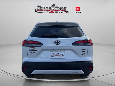 Used 2022 Toyota Corolla Cross XLE w/ Convenience Package image 8