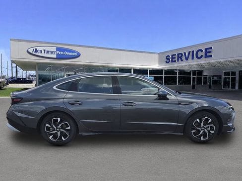 Certified 2025 Hyundai Sonata SEL FWD image 9