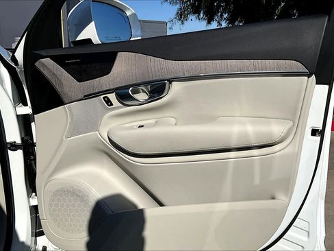 Used 2023 Volvo XC90 T8 Plus w/ Protection Package Premier image 20