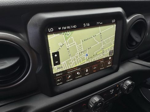 Used 2023 Jeep Gladiator Sport AWD/4WD image 25
