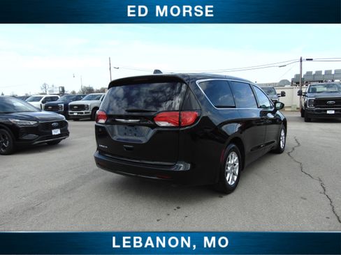 Used 2020 Chrysler Voyager LX image 6