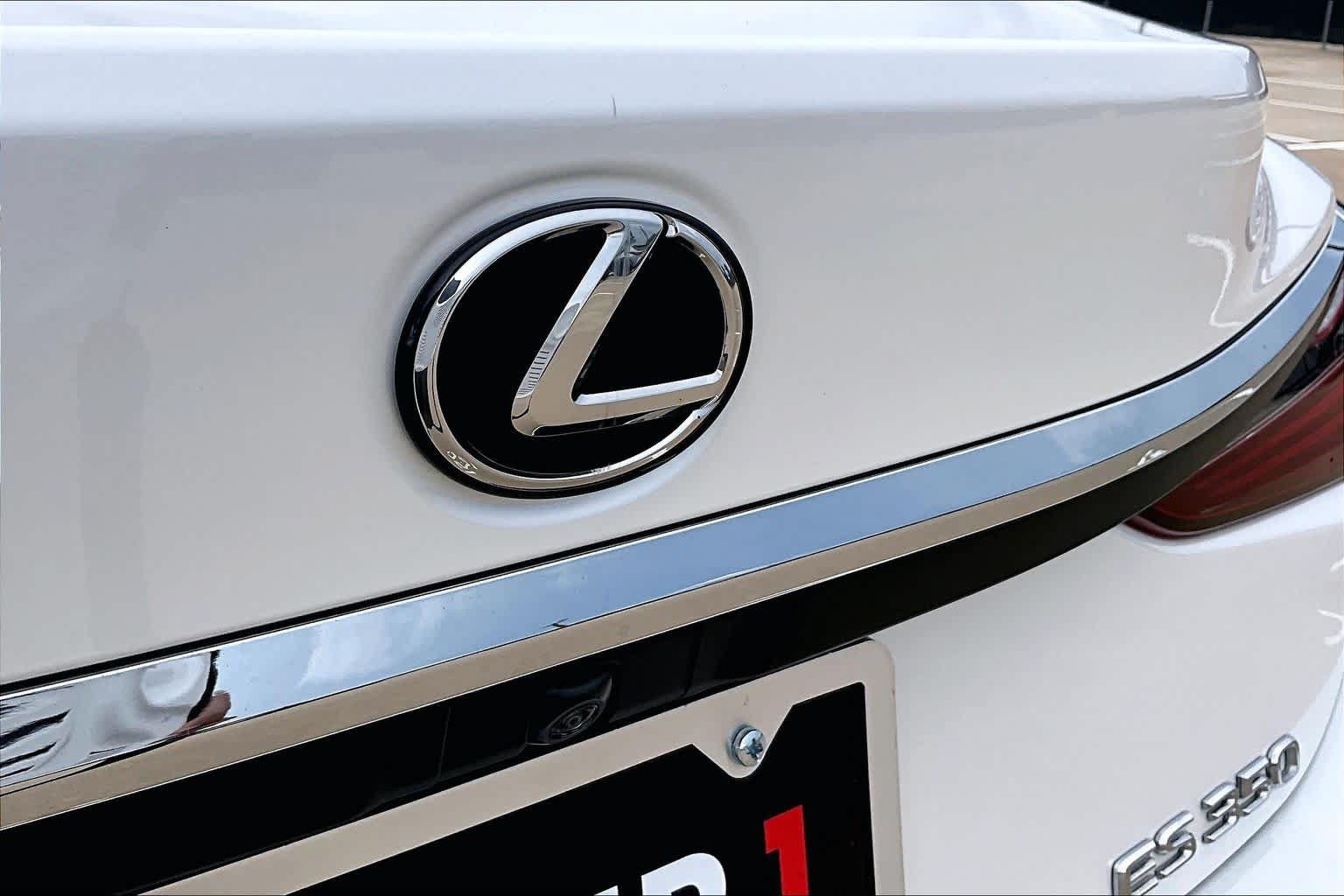 Used 2020 Lexus ES 350 w/ Premium Package FWD image 31