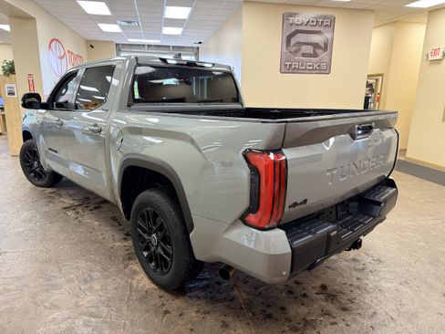 Used 2024 Toyota Tundra Limited AWD/4WD image 7