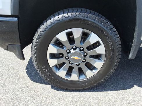 Certified 2022 Chevrolet Silverado 2500 Custom w/ Infotainment Package AWD/4WD image 10