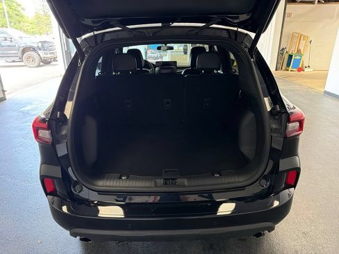 Used 2023 Ford Escape ST-Line w/ Tech Pack #1 AWD/4WD image 8