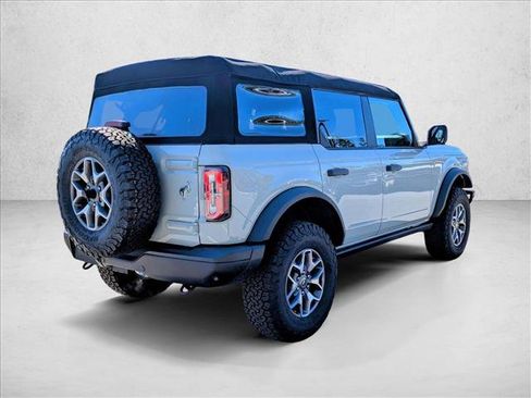 Used 2024 Ford Bronco Badlands image 5