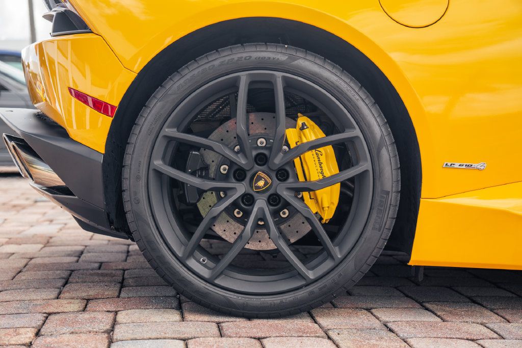 Used 2016 Lamborghini Huracan LP 610-4 AWD/4WD image 14