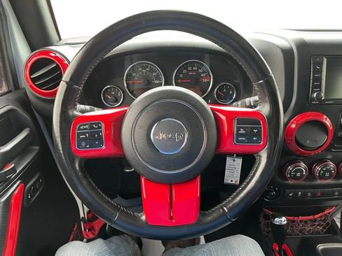 Used 2017 Jeep Wrangler Unlimited Rubicon AWD/4WD image 23