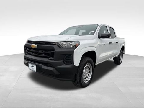 Used 2024 Chevrolet Colorado W/T w/ WT Convenience Package II image 4