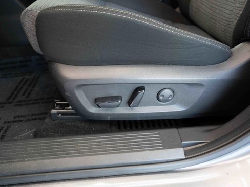 Used 2023 Nissan Rogue SV image 12