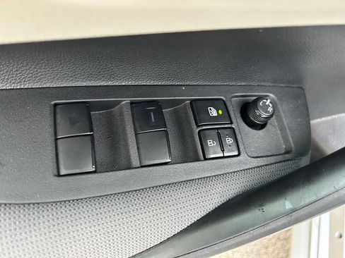 Used 2025 Toyota Corolla LE image 16