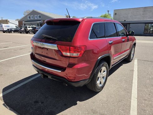 Used 2013 Jeep Grand Cherokee Overland AWD/4WD image 5